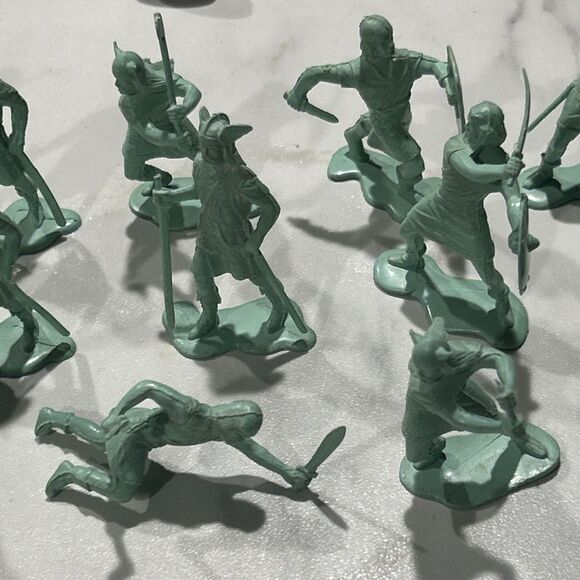 1965 Louis Marx 2.25" tall light green Viking Warrior Soldiers Lot Of 18 - Picture 3 of 4